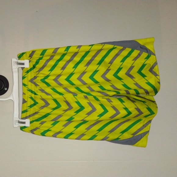 Youth Lg (14/16) Yellow Nike Dri-Fit Athletic Shorts with Green & Grey Pattern - Picture 1 of 4